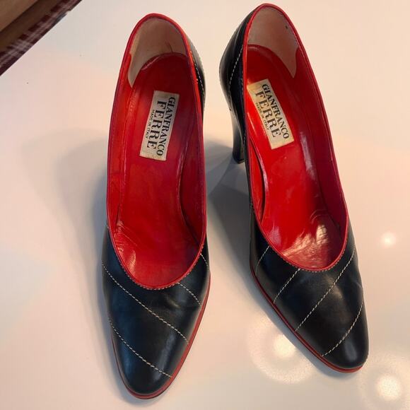 RARE VTG Gianfranco Ferre Black Leather Round Toe Pumps 8.5 - Picture 8 of 8